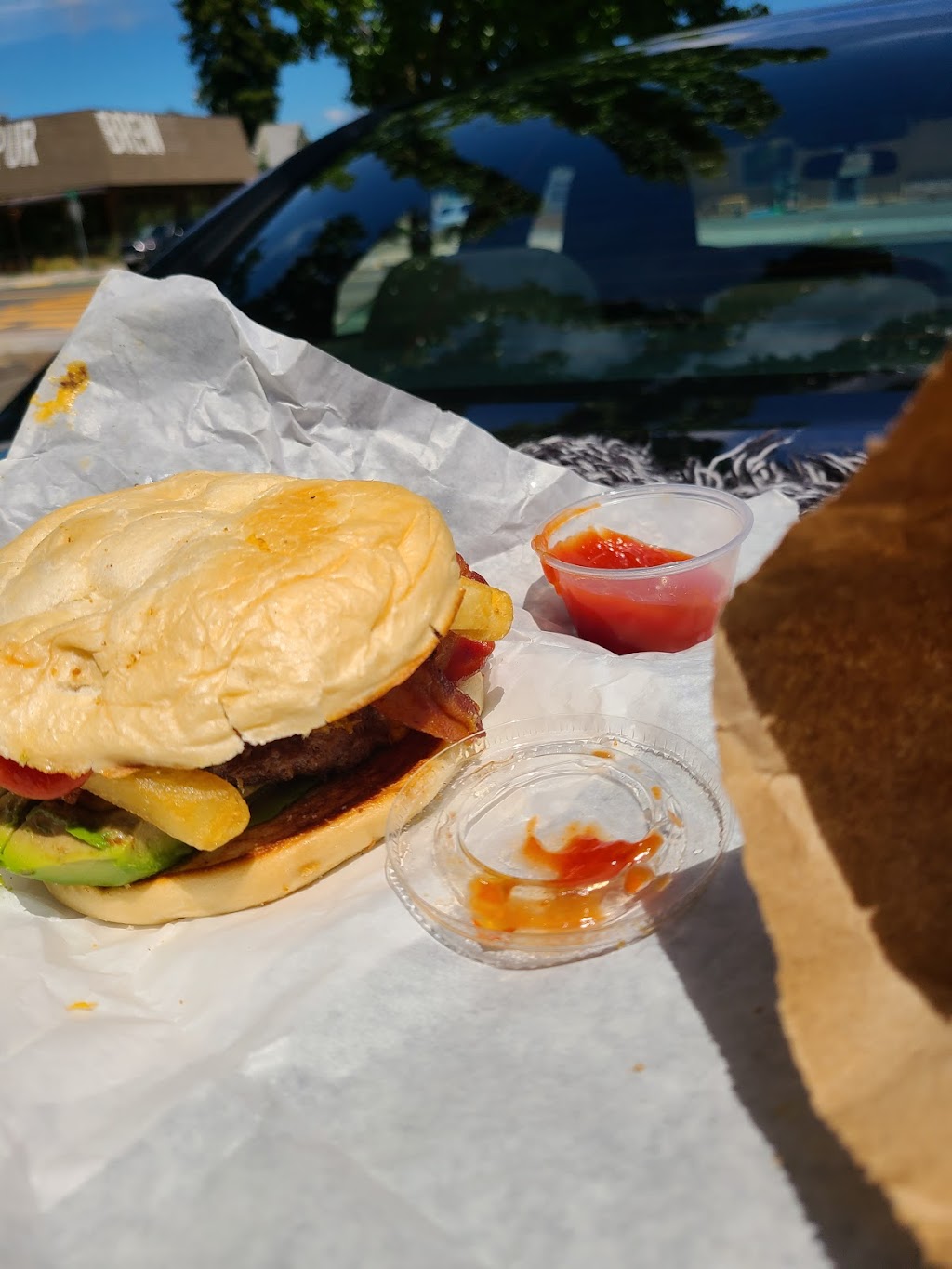 101 Drive-In | restaurant | 100 N Main St, Willits, CA 95490, USA | 7074591010 OR +1 707-459-1010