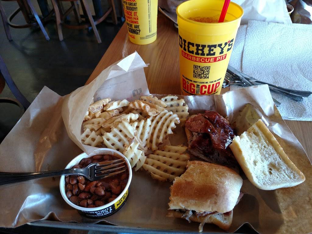Dickeys Barbecue Pit | restaurant | 79775 CA-111, La Quinta, CA 92253, USA | 7608633777 OR +1 760-863-3777