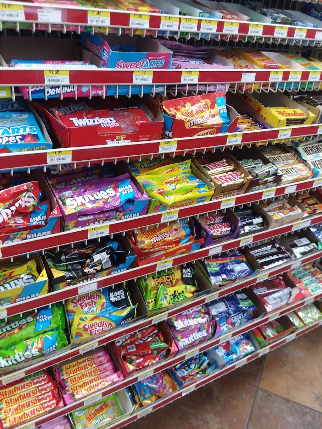 Subway | restaurant | 120 N Van Buren St, Shipshewana, IN 46565, USA | 2607684313 OR +1 260-768-4313