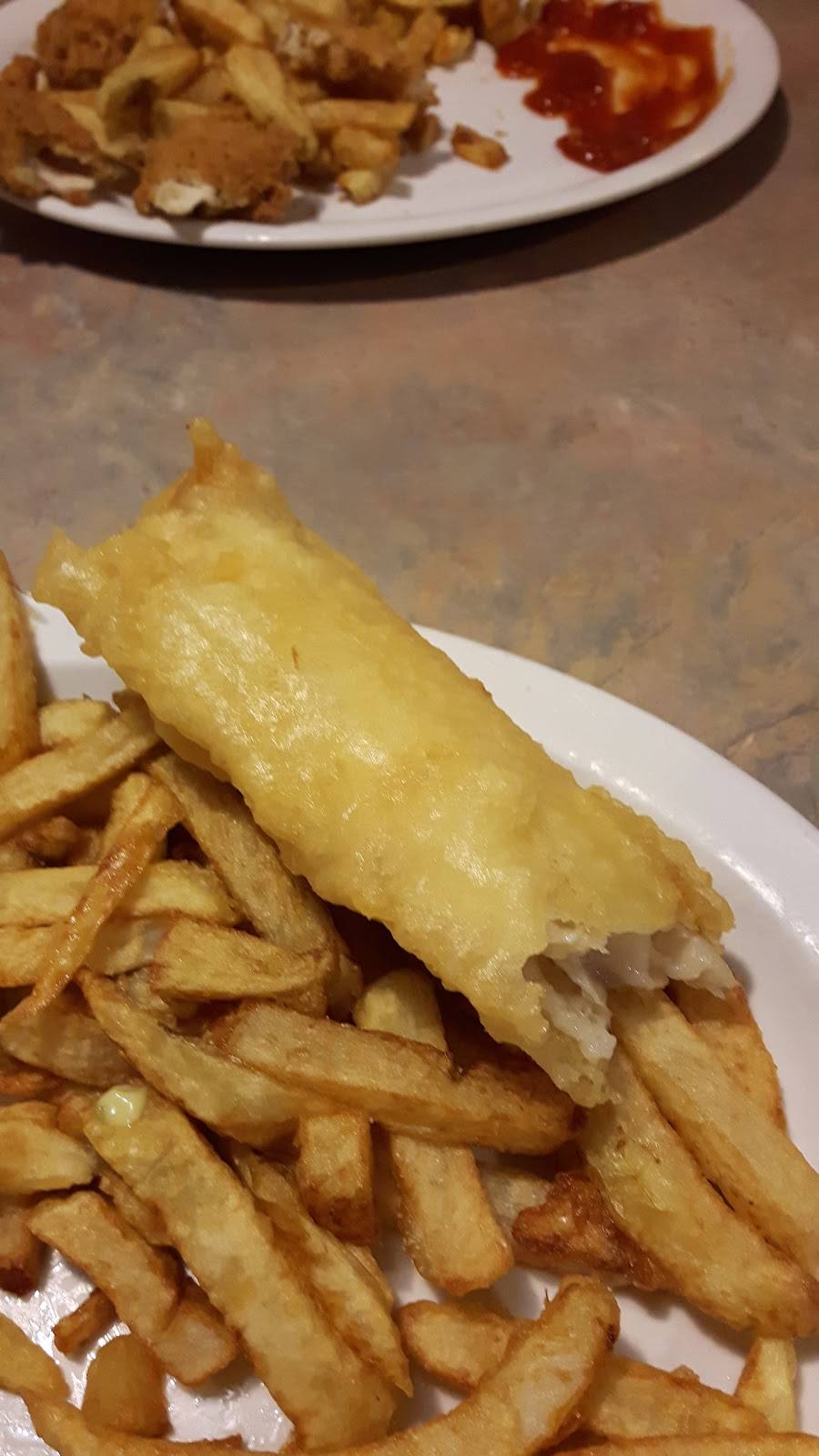 Pat & Hanks Fish & Chips | restaurant | 12213 Tecumseh Rd E, Windsor, ON N8N 1M3, Canada | 5197390638 OR +1 519-739-0638