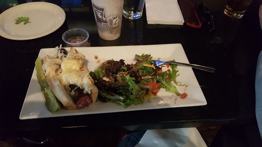 The Clevelander Bar & Grill | restaurant | 834 Huron Rd E, Cleveland, OH 44115, USA | 2167713723 OR +1 216-771-3723