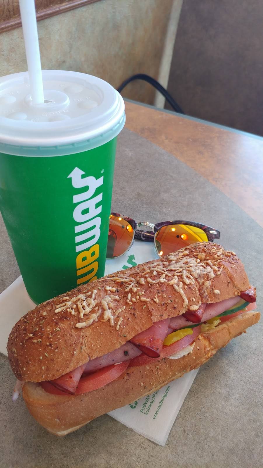 Subway | restaurant | 723 US-19, Crystal River, FL 34429, USA | 3527952416 OR +1 352-795-2416