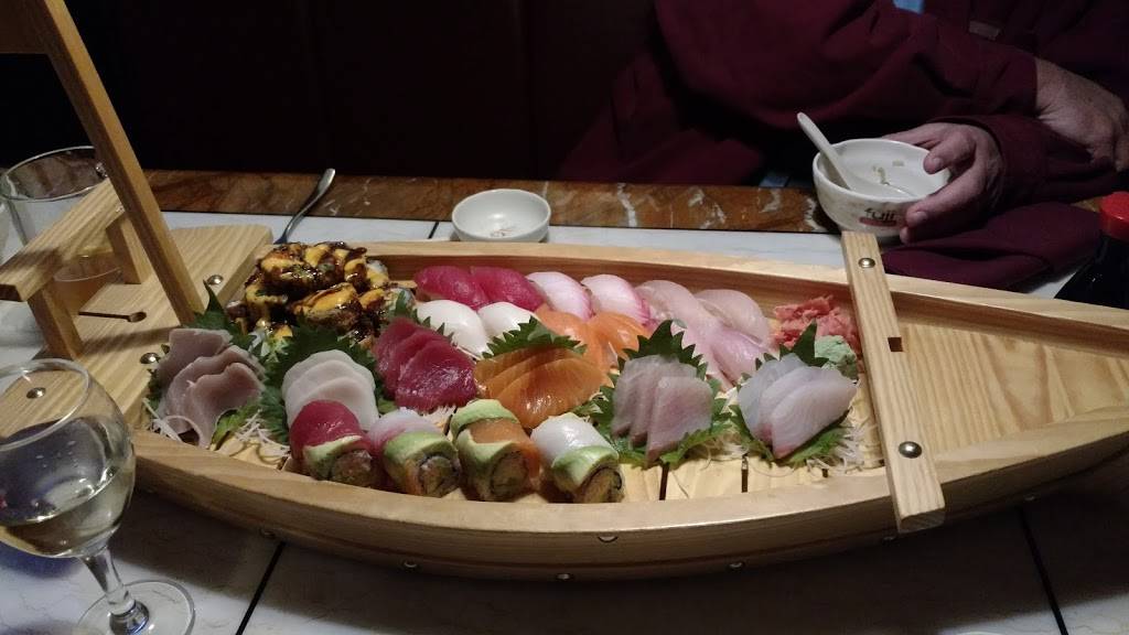 Fuji Steak House | restaurant | 4864 Keystone Crossing, Eau Claire, WI 54701, USA | 7158323388 OR +1 715-832-3388