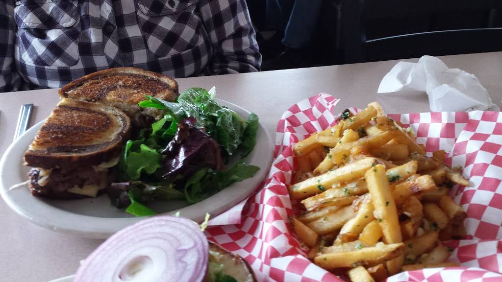 Mikes At the Crossroads | restaurant | 7665 Old Redwood Hwy, Cotati, CA 94931, USA | 7076659999 OR +1 707-665-9999