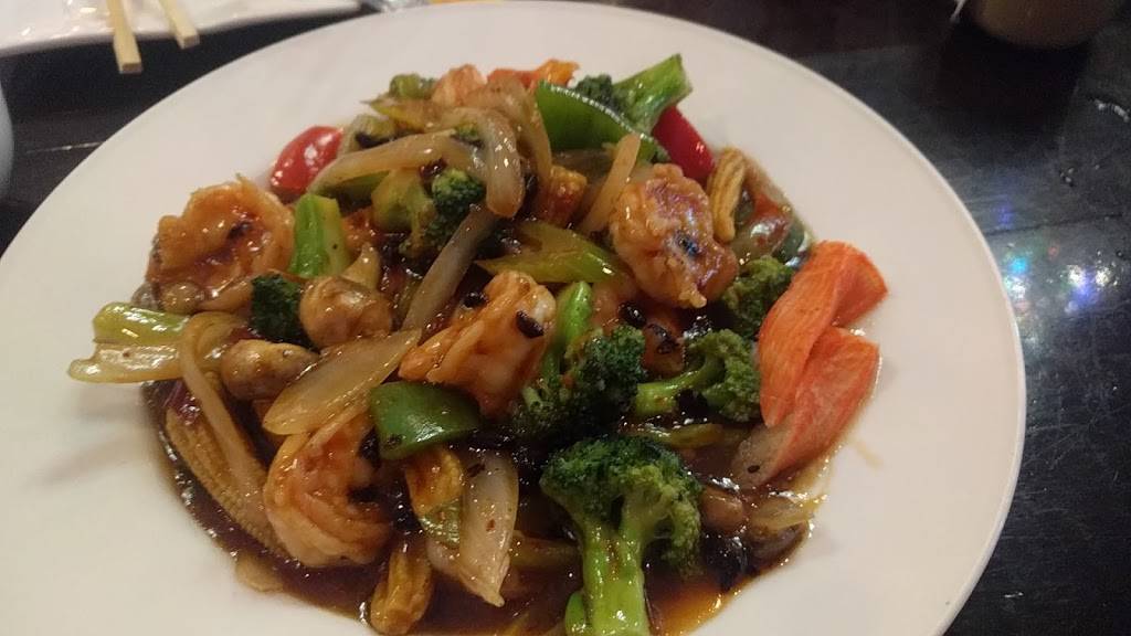 Lemon N Ginger Asian Grille | restaurant | 3491 Merchant Boulevard suite 100, Abingdon, MD 21009, USA | 4105696688 OR +1 410-569-6688