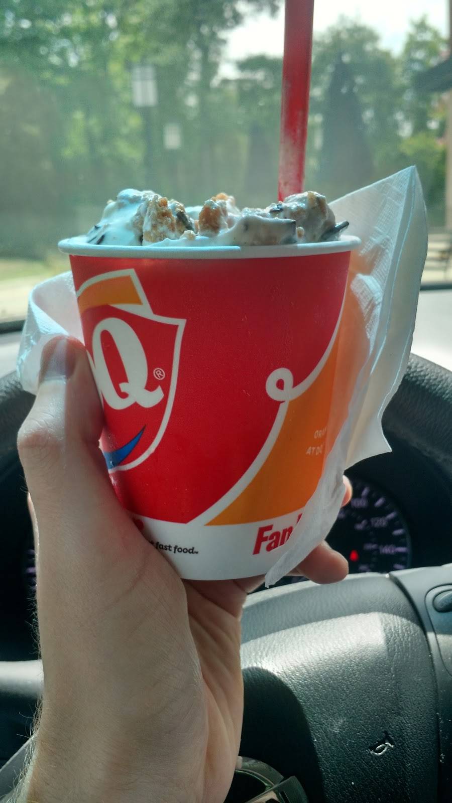 Dairy Queen Restaurant | restaurant | 2300 Buckthorne Pl, The Woodlands, TX 77380, USA | 2812981200 OR +1 281-298-1200