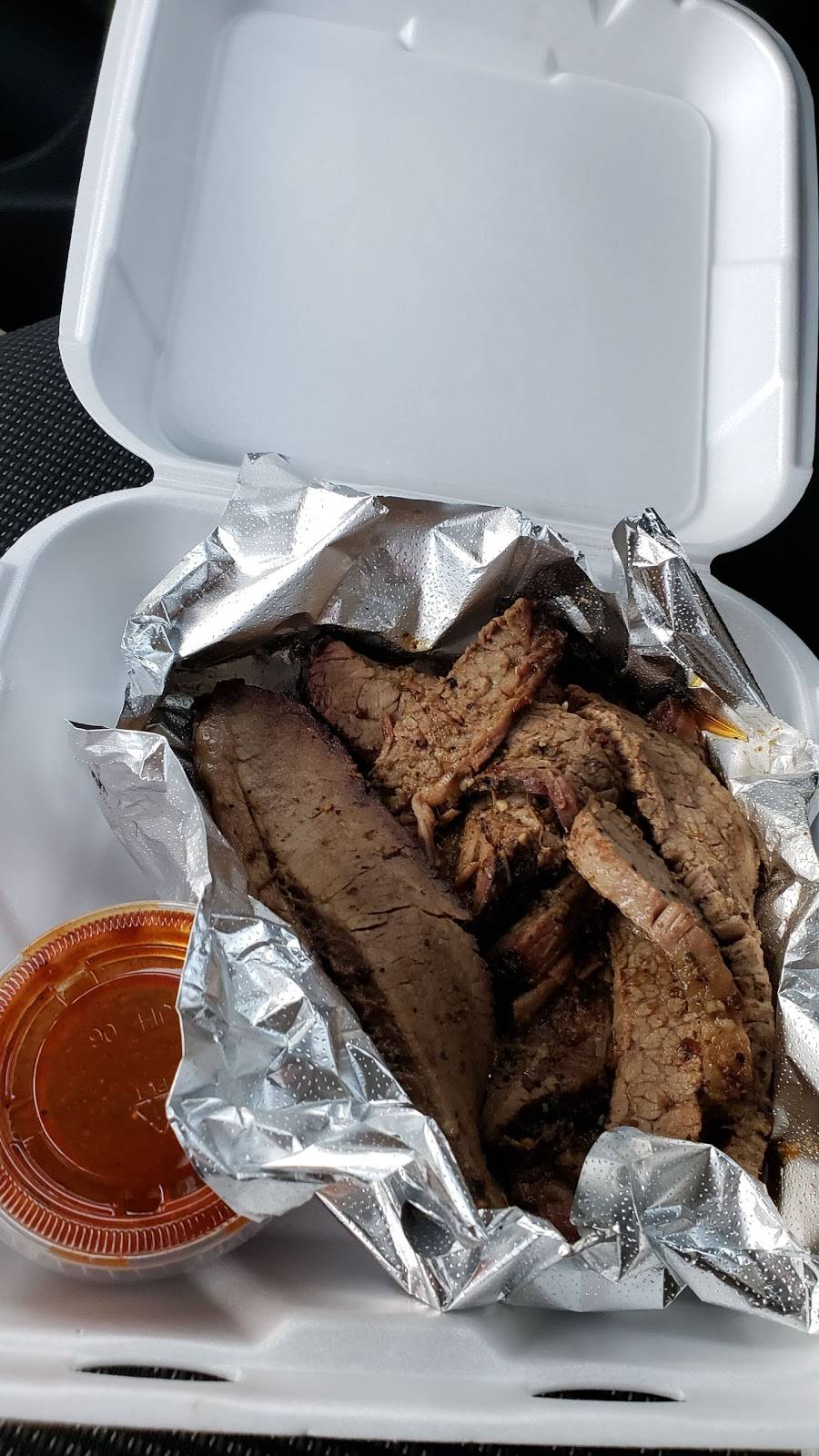 Robert Earls BBQ | restaurant | 703 E Artesia Blvd, Long Beach, CA 90805, USA | 5627261116 OR +1 562-726-1116