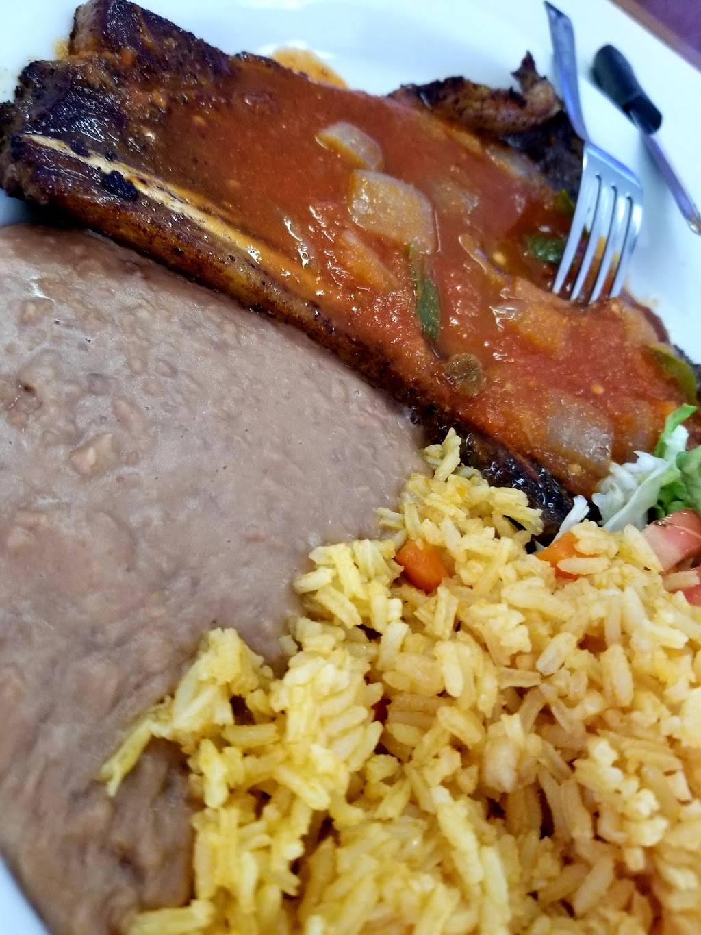 Los Potrillos | restaurant | 2555 Castroville Rd # 101, San Antonio, TX 78237, USA | 2104349449 OR +1 210-434-9449