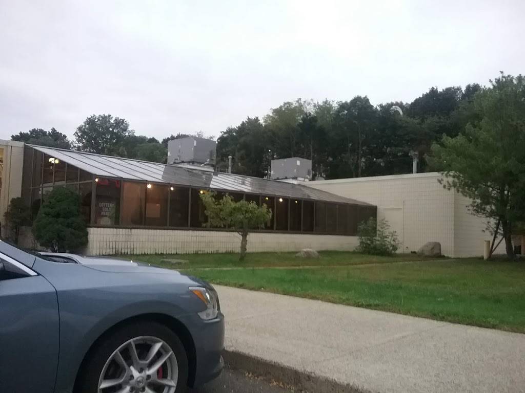 Golden Chopstick | restaurant | 2380 Dixwell Ave, Hamden, CT 06518, USA | 2032885479 OR +1 203-288-5479