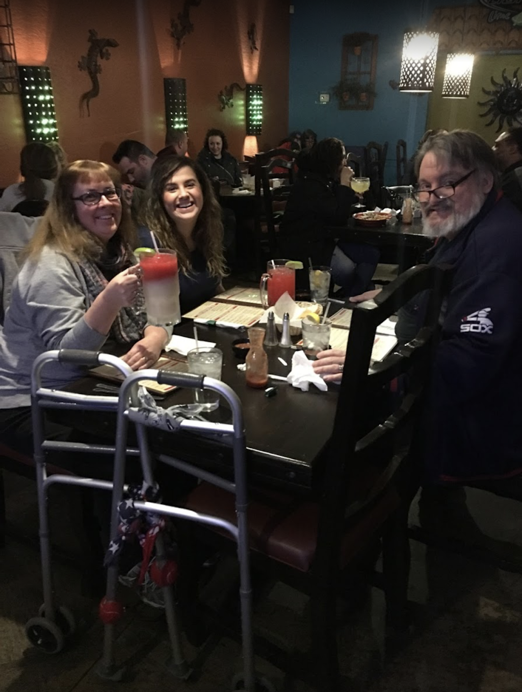 Locos Mexican Restaurant | restaurant | 1121 Essington Rd, Joliet, IL 60435, USA | 8157259060 OR +1 815-725-9060