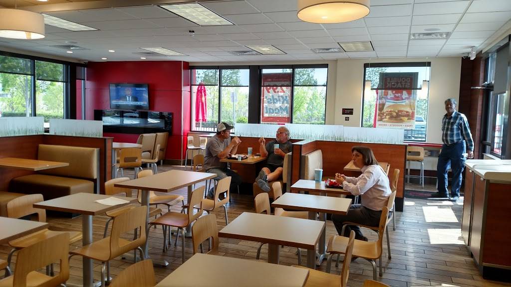Wendys | restaurant | 636 Grassfield Pkwy, Chesapeake, VA 23322, USA | 7575481827 OR +1 757-548-1827