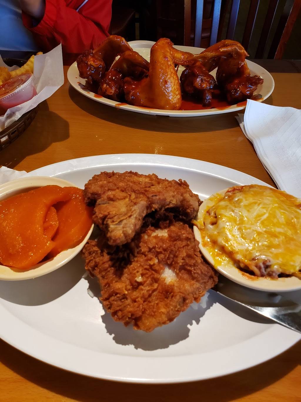 Southern Hands | restaurant | 3624 Austin Peay Hwy, Memphis, TN 38128, USA | 9012072514 OR +1 901-207-2514