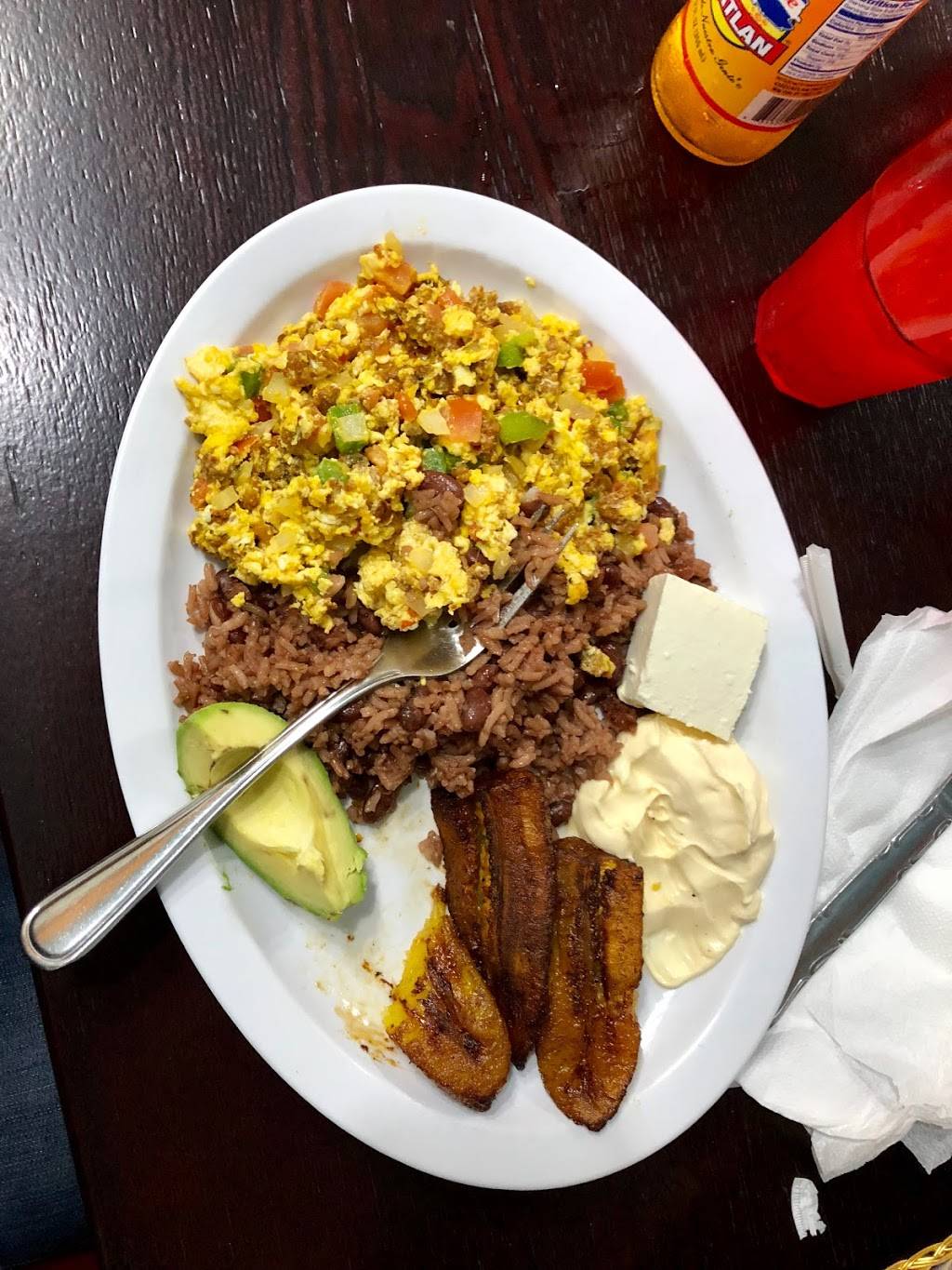 Mi Lindo Cuscatlan | restaurant | 12139 Garfield Ave, South Gate, CA 90280, USA | 5626348601 OR +1 562-634-8601