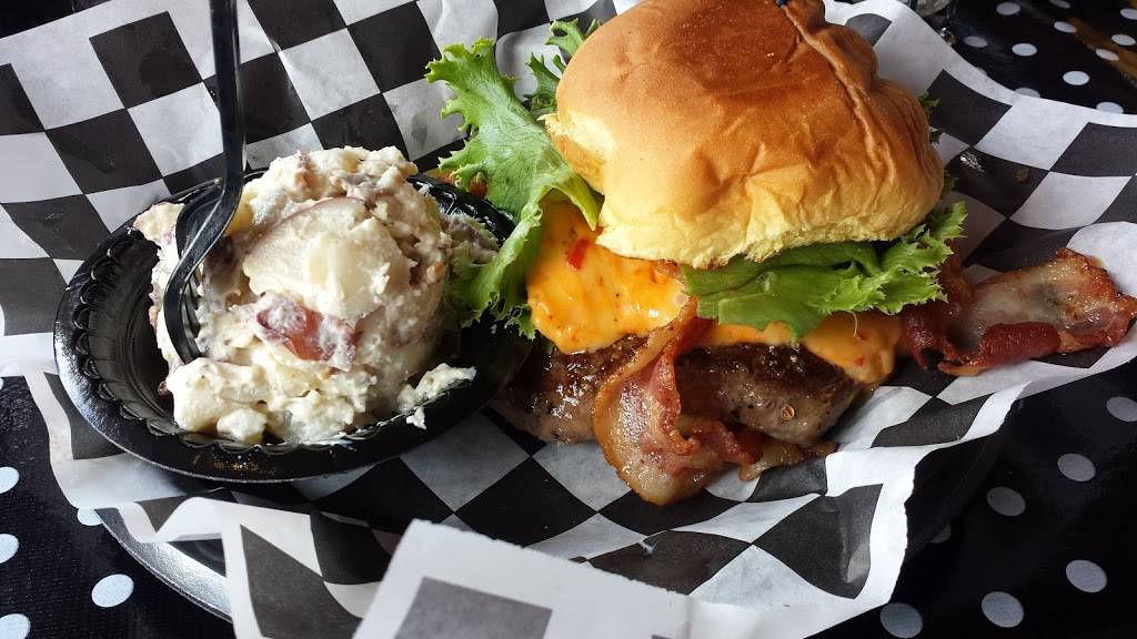 Apple House | restaurant | 4675 John Marshall Hwy, Linden, VA 22642, USA | 5406366329 OR +1 540-636-6329