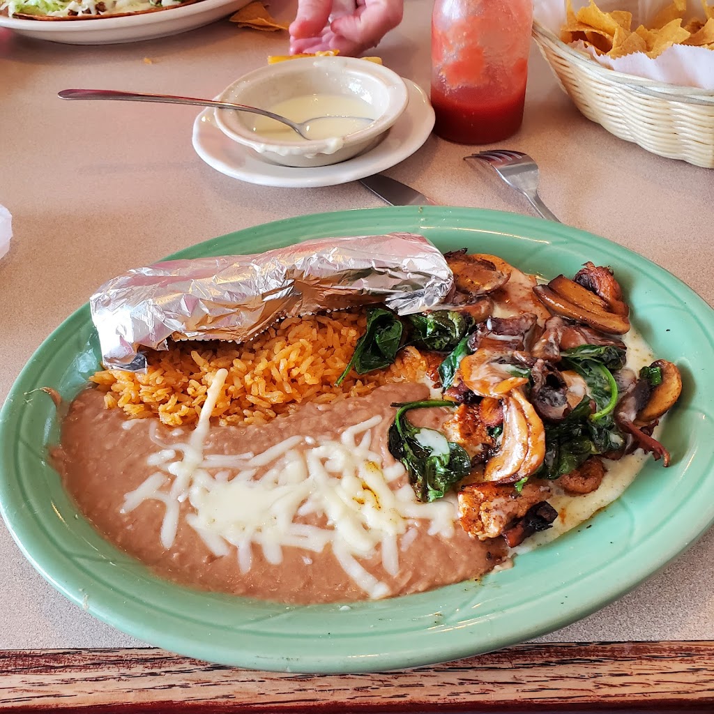 El Jimador Mexican Restaurant | restaurant | 902 N State St, Iola, KS 66749, USA | 6203657300 OR +1 620-365-7300