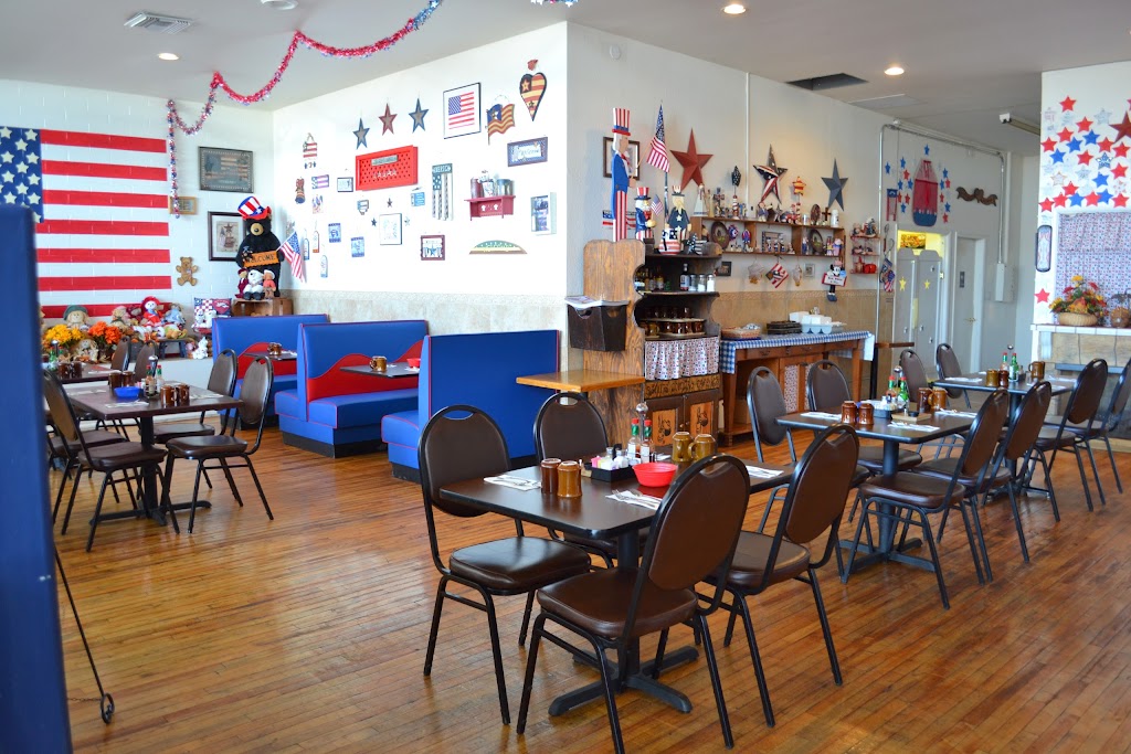 Biscuits Country Cafe | cafe | 7026 E Broadway Blvd, Tucson, AZ 85710, USA | 5202902556 OR +1 520-290-2556