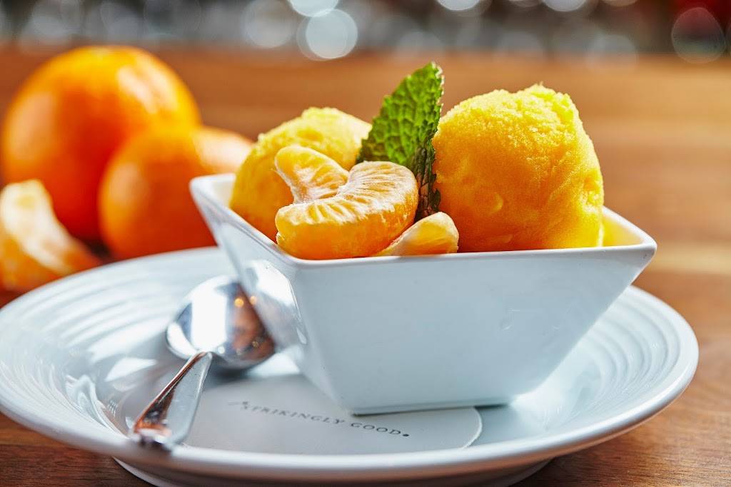 Pinstripes | restaurant | 100 N Water St Suite 3300, Norwalk, CT 06854, USA | 4754700600 OR +1 475-470-0600