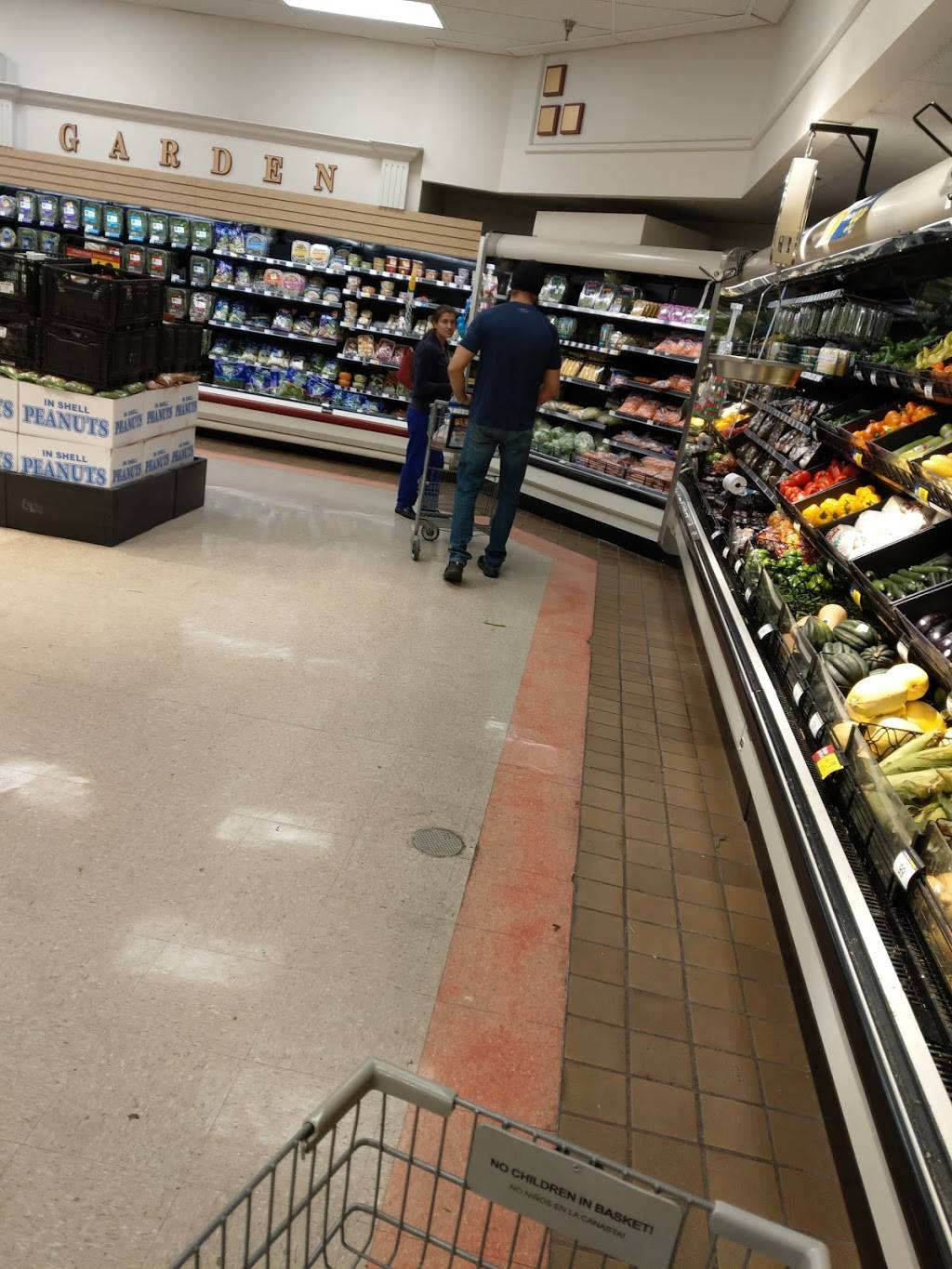 West Chester Plaza | shopping mall | 7843-7855 Tylersville Rd, West Chester Township, OH 45069, USA | 5136861600 OR +1 513-686-1600