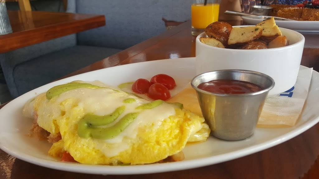 THE LOT Liberty Station - Restaurant | restaurant | 2620 Truxtun Rd, San Diego, CA 92106, USA | 6195660067 OR +1 619-566-0067