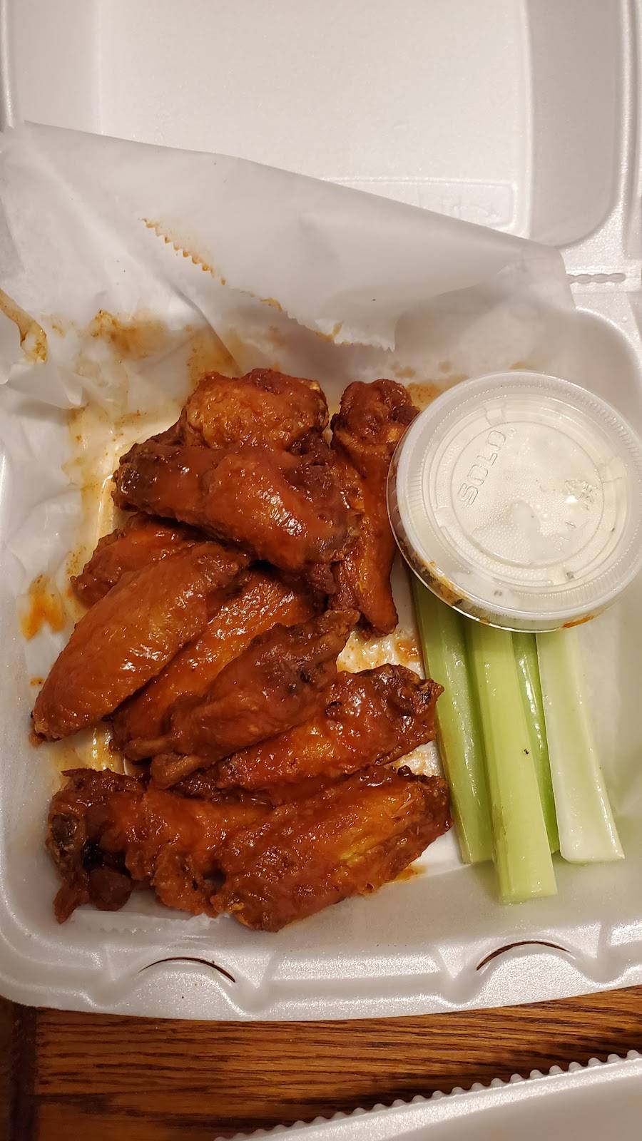 Mama Lucys | restaurant | 711 Huntington St, Utica, NY 13502, USA | 3157658004 OR +1 315-765-8004