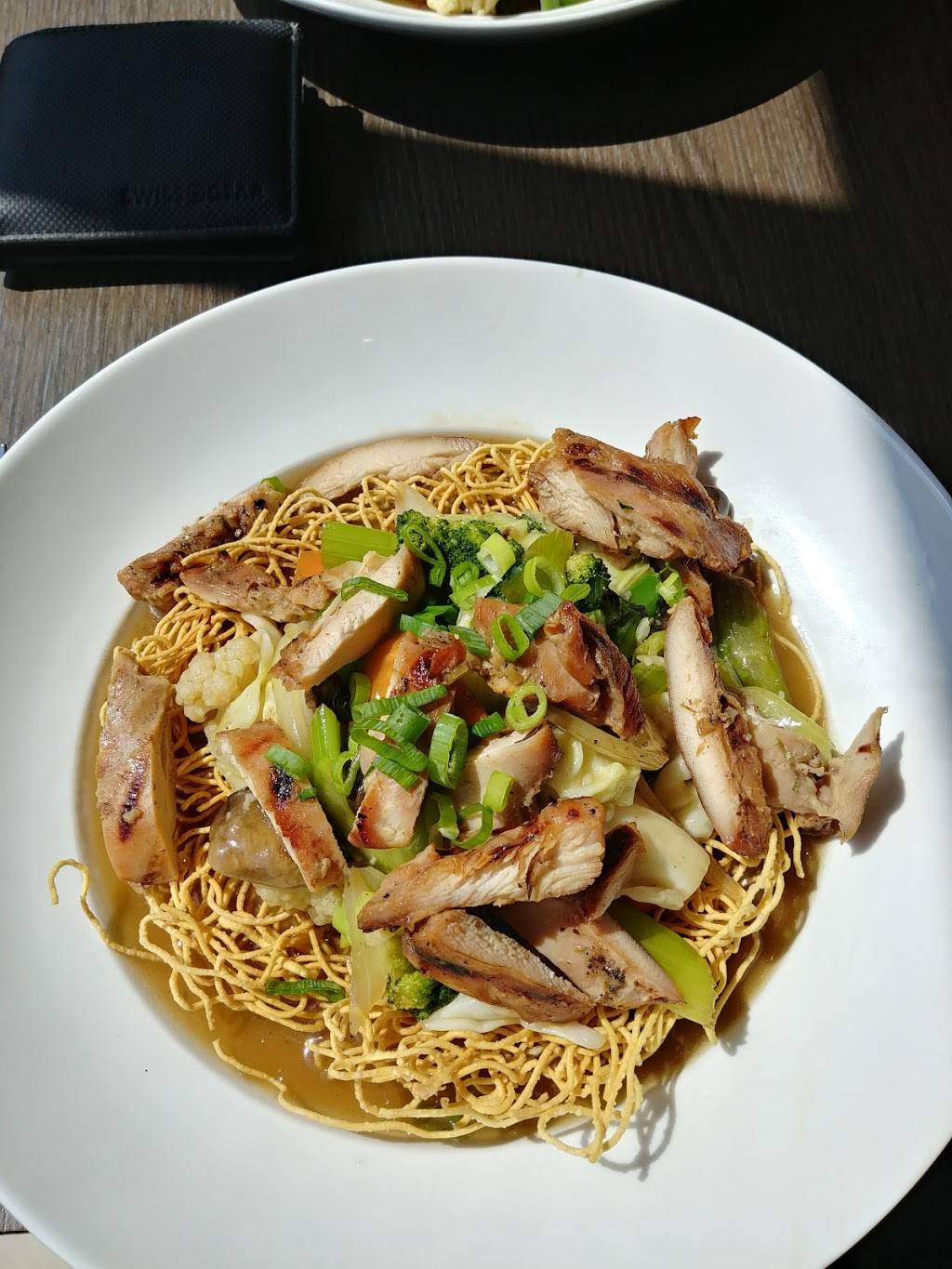 Restaurant Sogou - Resto-Bar Asiatique et Sushi | restaurant | 3200 Boulevard Curé-Labelle, Laval, QC H7P 0H9, Canada | 4509341334 OR +1 450-934-1334