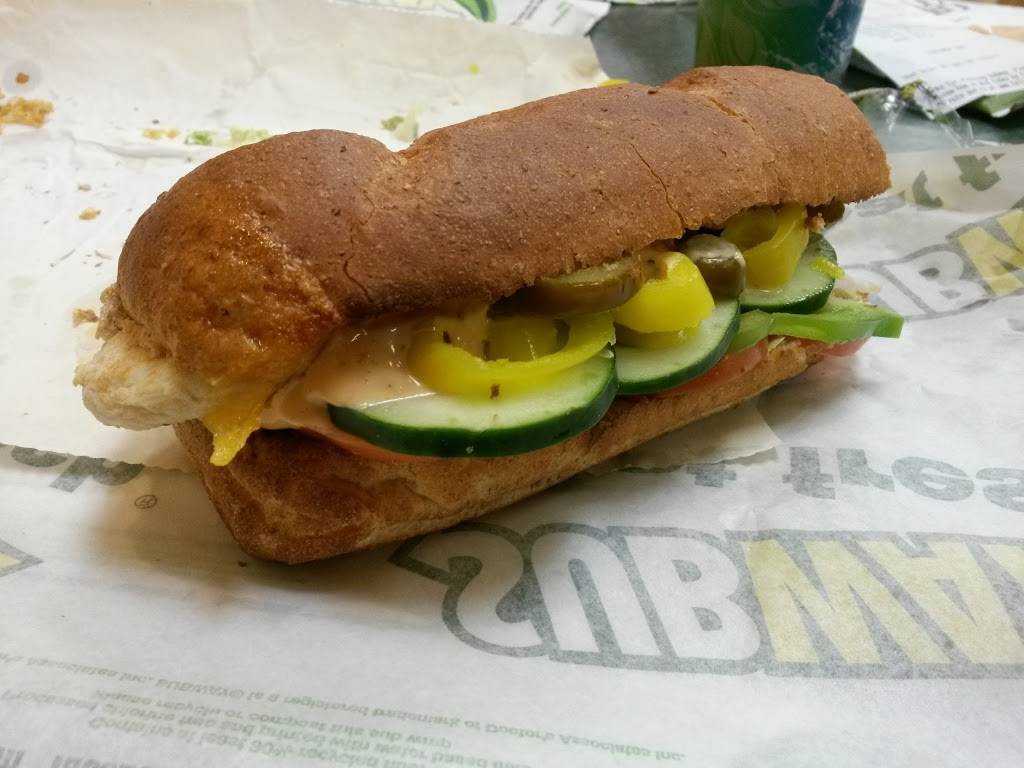Subway Restaurants | restaurant | 3322 S Broadway, Garland, TX 75043, USA | 9728409339 OR +1 972-840-9339