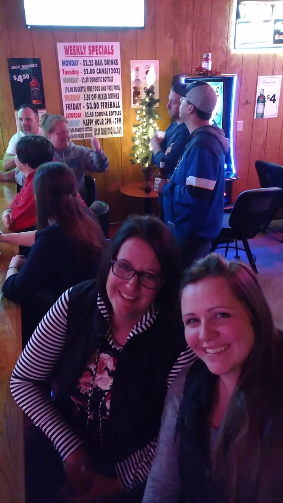 Woodlawn Bar | restaurant | 5832 IL-15, Woodlawn, IL 62898, USA | 6187359969 OR +1 618-735-9969