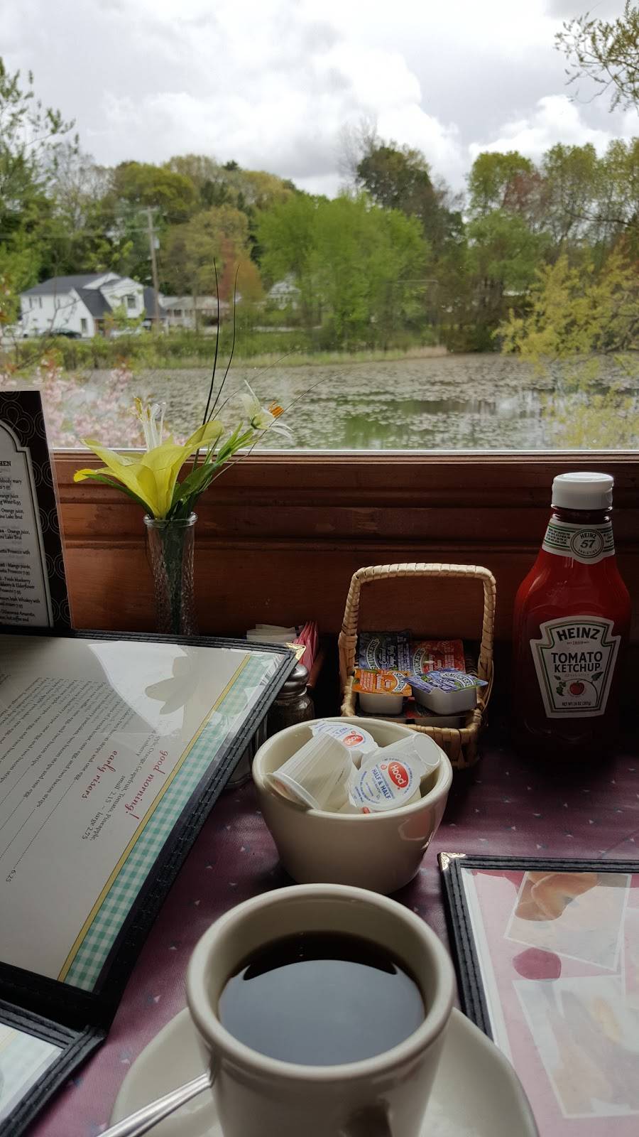 Kountry Kitchen | restaurant | 10 Smith Ave, Greenville, RI 02828, USA | 4019490840 OR +1 401-949-0840