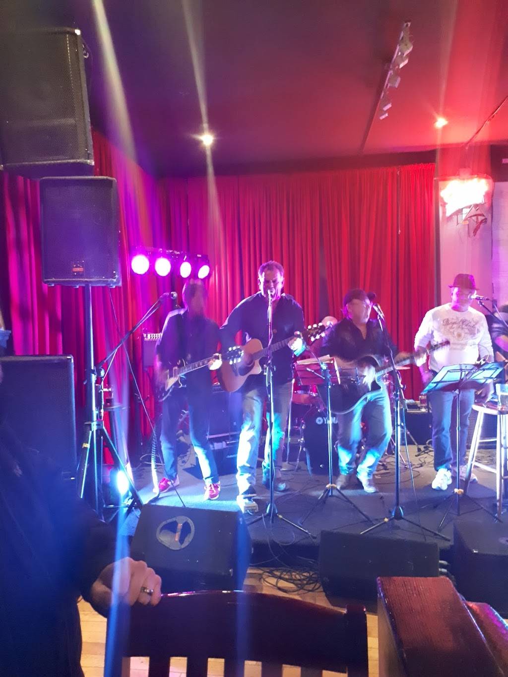 Fantastic Pizza | restaurant | 213 The Queensway S, Keswick, ON L4P 3C8, Canada | 9054762241 OR +1 905-476-2241