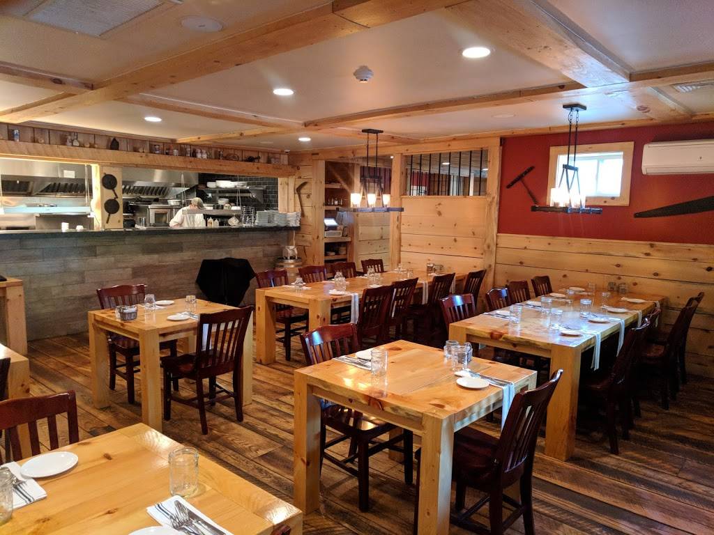 The Cue Restaurant and Catering | restaurant | 2 Pembroke Rd, Danbury, CT 06811, USA | 2032074669 OR +1 203-207-4669