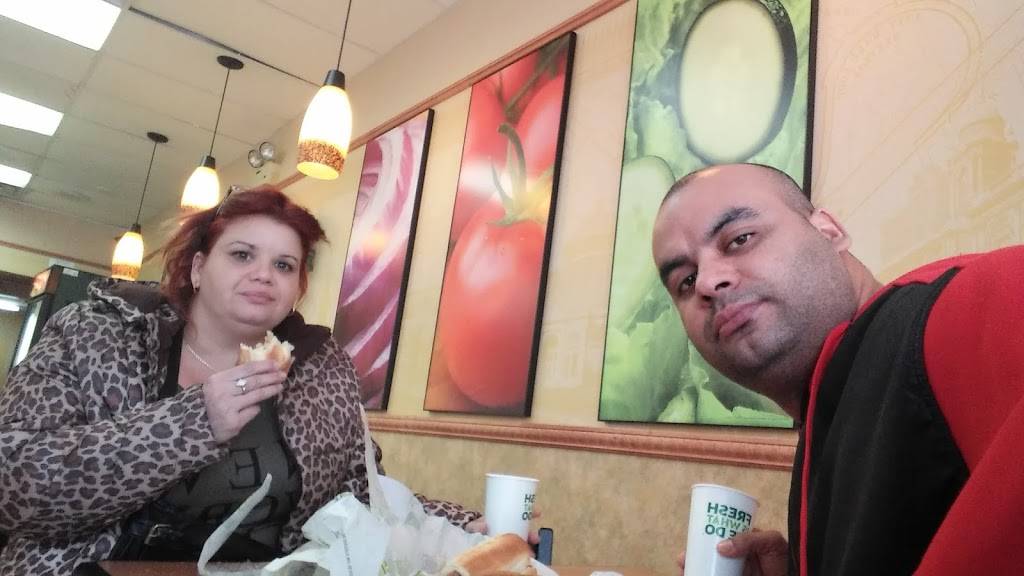 Subway | restaurant | 127 Lawrence Rd E, North Syracuse, NY 13212, USA | 3154547000 OR +1 315-454-7000
