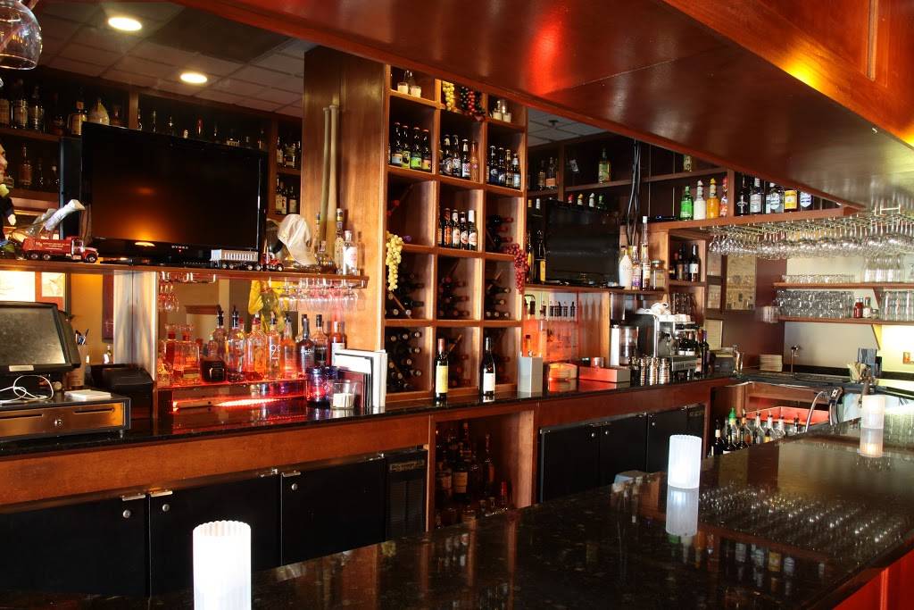 Vincitori | restaurant | 14 N Cass Ave, Westmont, IL 60559, USA | 6306639467 OR +1 630-663-9467