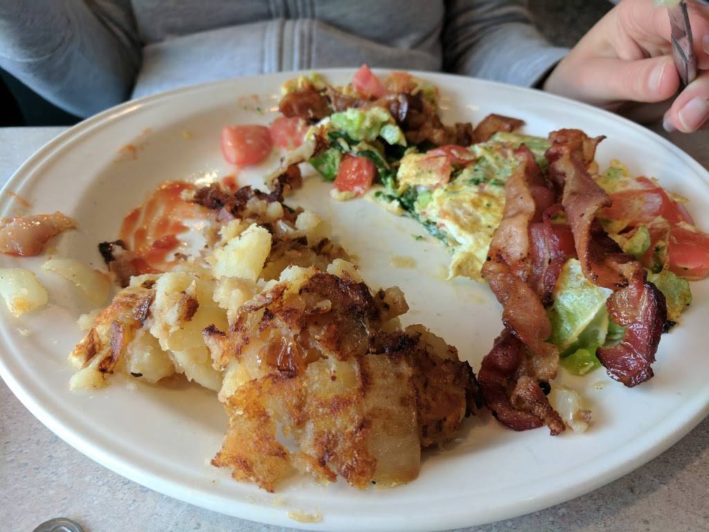 Windmill Diner | meal takeaway | 245 Danbury Rd, New Milford, CT 06776, USA | 8603541218 OR +1 860-354-1218