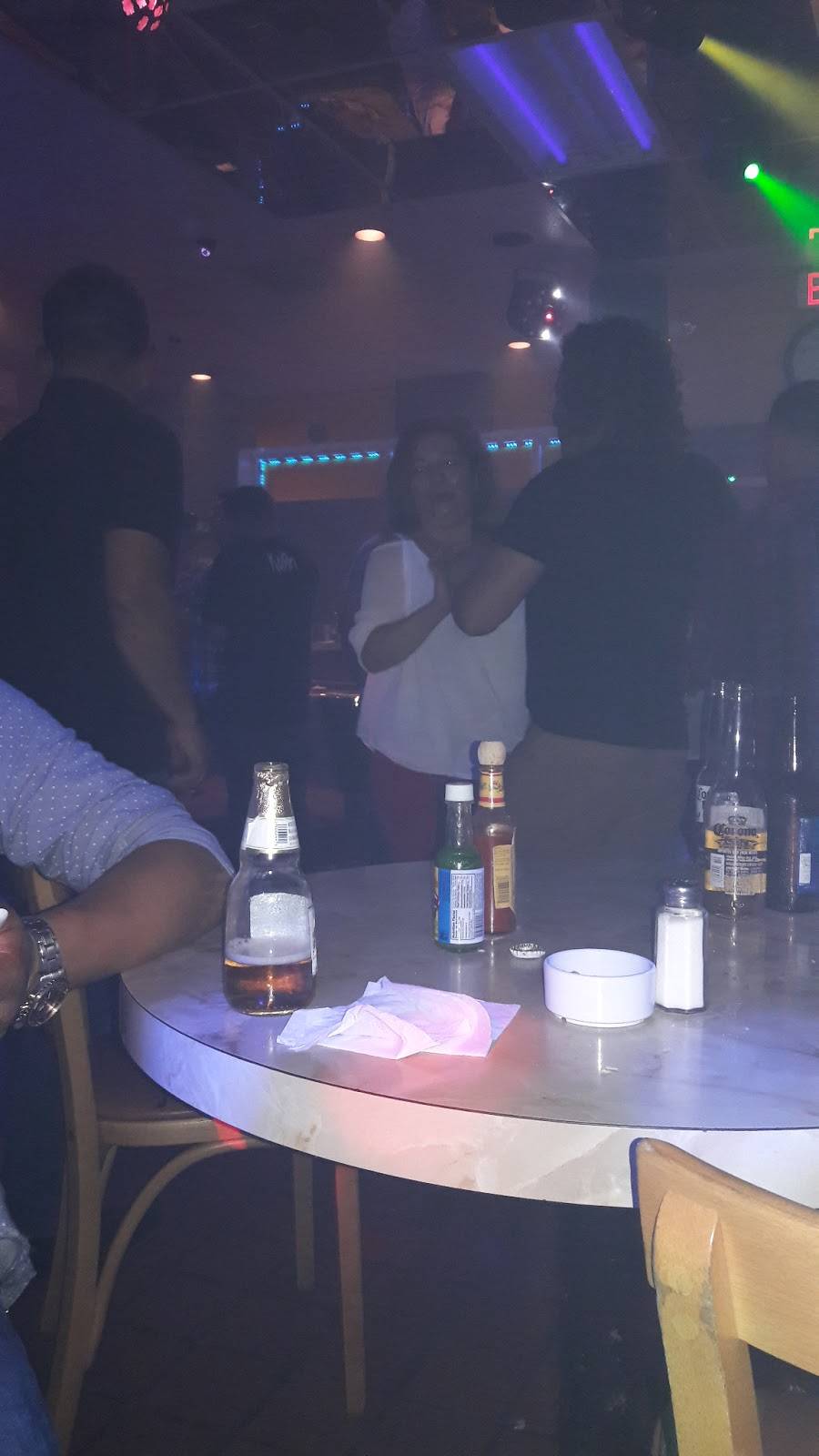 Tommys Place II | restaurant | 156 Enterprise St # I, Sterling, VA 20164, USA | 7034442208 OR +1 703-444-2208