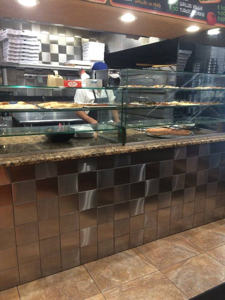 Sals Pizza and Italian Kitchen | restaurant | 20-07 127th St, College Point, NY 11356, USA | 7189393900 OR +1 718-939-3900