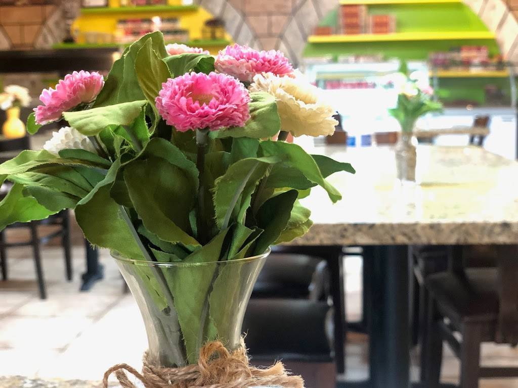 Dadi Maa Curry Heaven and Momo Hut | restaurant | 2234 W Walnut Hill Ln, Irving, TX 75038, USA | 9724570009 OR +1 972-457-0009