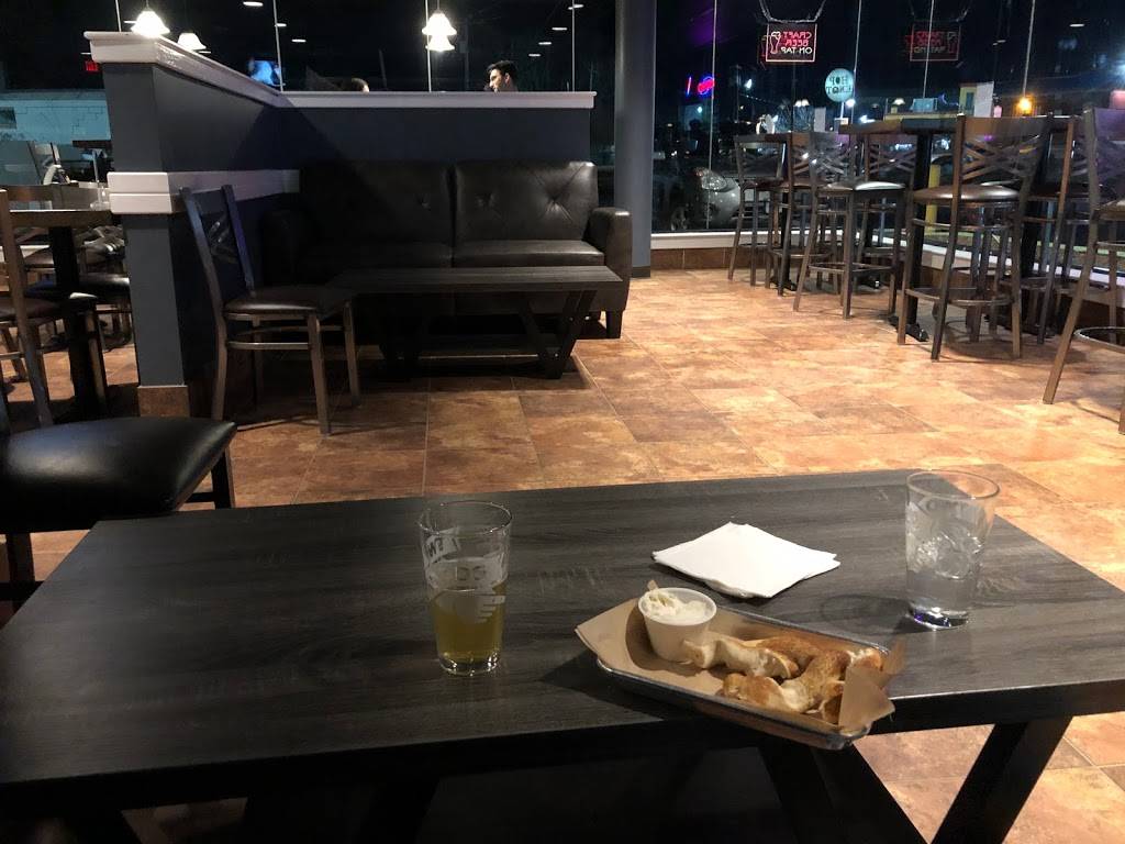 The Hop Knot Hamden | restaurant | 2425 Dixwell Ave, Hamden, CT 06514, USA | 2038917144 OR +1 203-891-7144