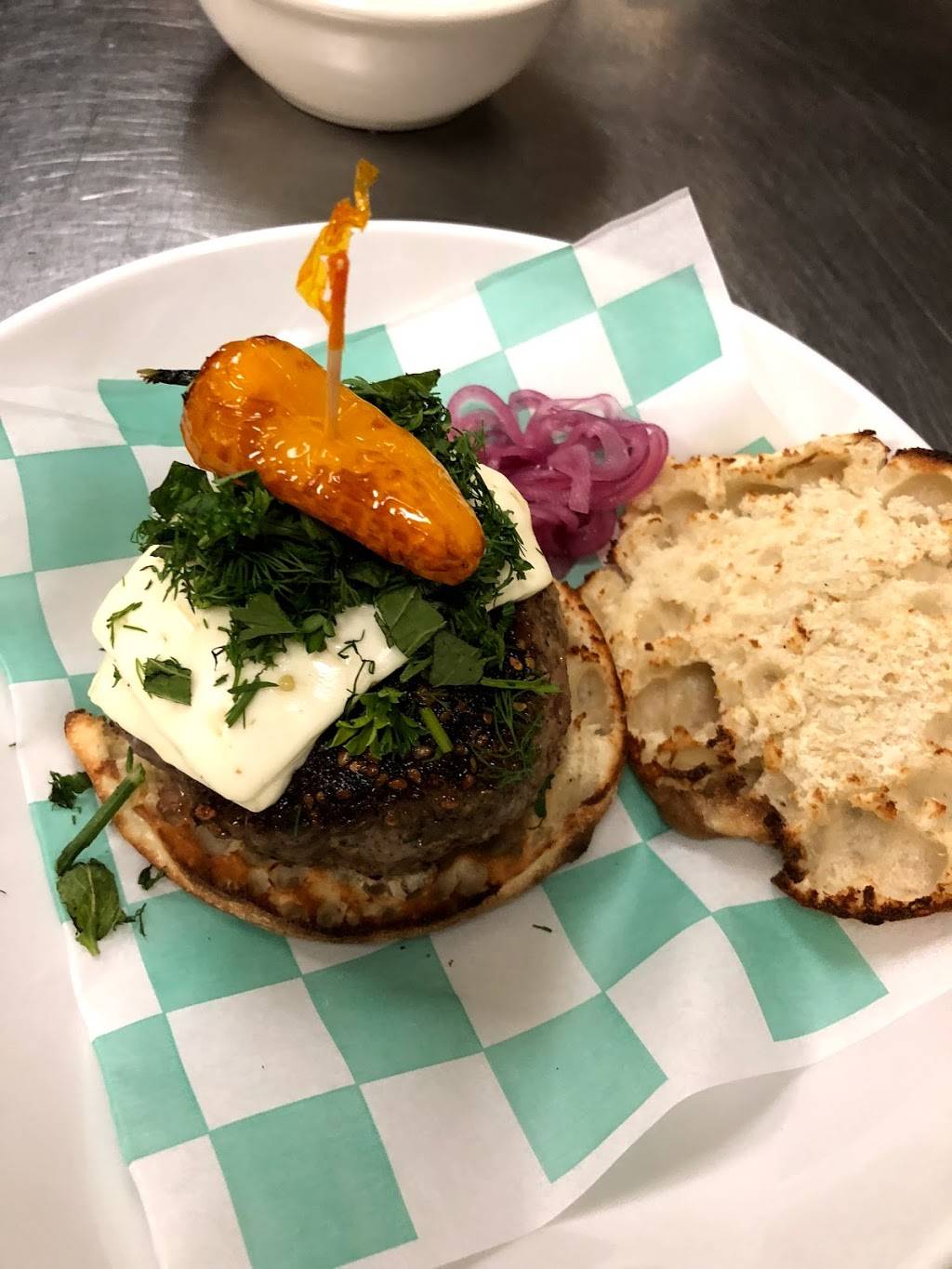 Patrick’s Restaurant | restaurant | 259 W 42nd St, New York, NY 10036, USA | 2127769100 OR +1 212-776-9100