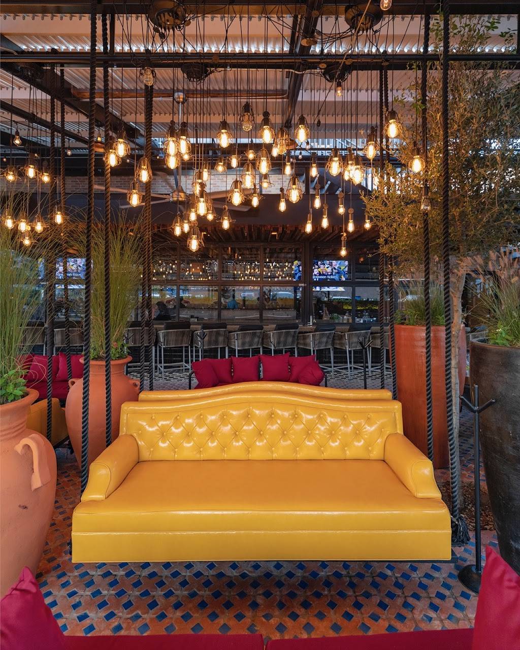 Vidorra | restaurant | 2642 Main St, Dallas, TX 75226, USA | 9722150640 OR +1 972-215-0640