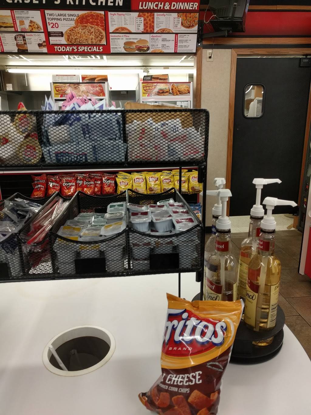 Caseys |  | 410 W E Cumberland Rd, St Elmo, IL 62458, USA | 6188293060 OR +1 618-829-3060