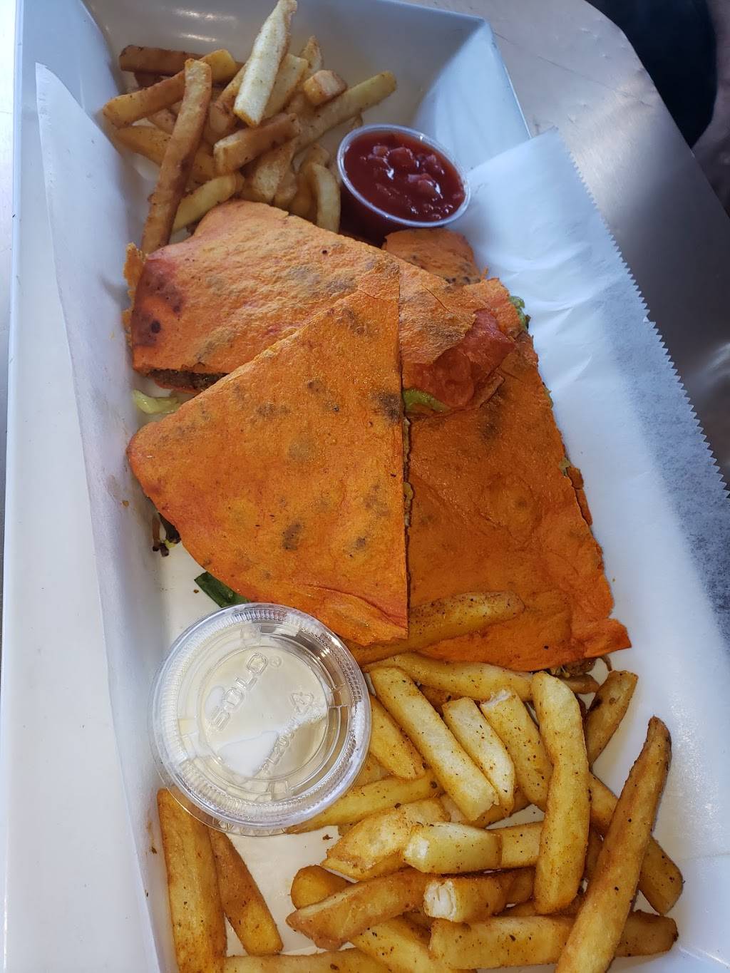 Signature Hookah Lounge | night club | 14600 Warren Ave, Dearborn, MI 48126, USA | 3135845800 OR +1 313-584-5800