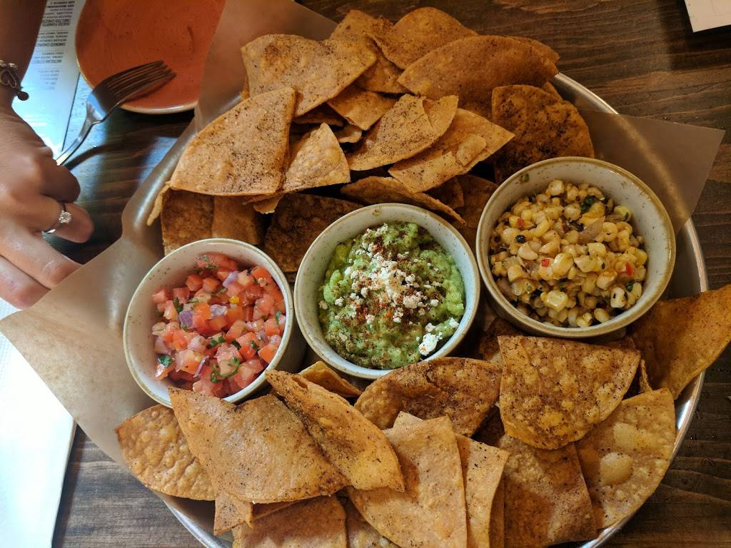 La Carnita | restaurant | 100 City Centre Dr, Mississauga, ON L5B 2C9, Canada | 9057661947 OR +1 905-766-1947