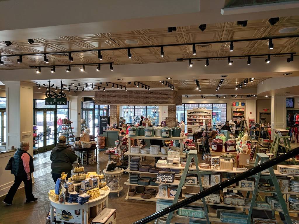 Paula Deens Family Kitchen | restaurant | 1202 Celebrity Cir, Myrtle Beach, SC 29577, USA | 8439451072 OR +1 843-945-1072