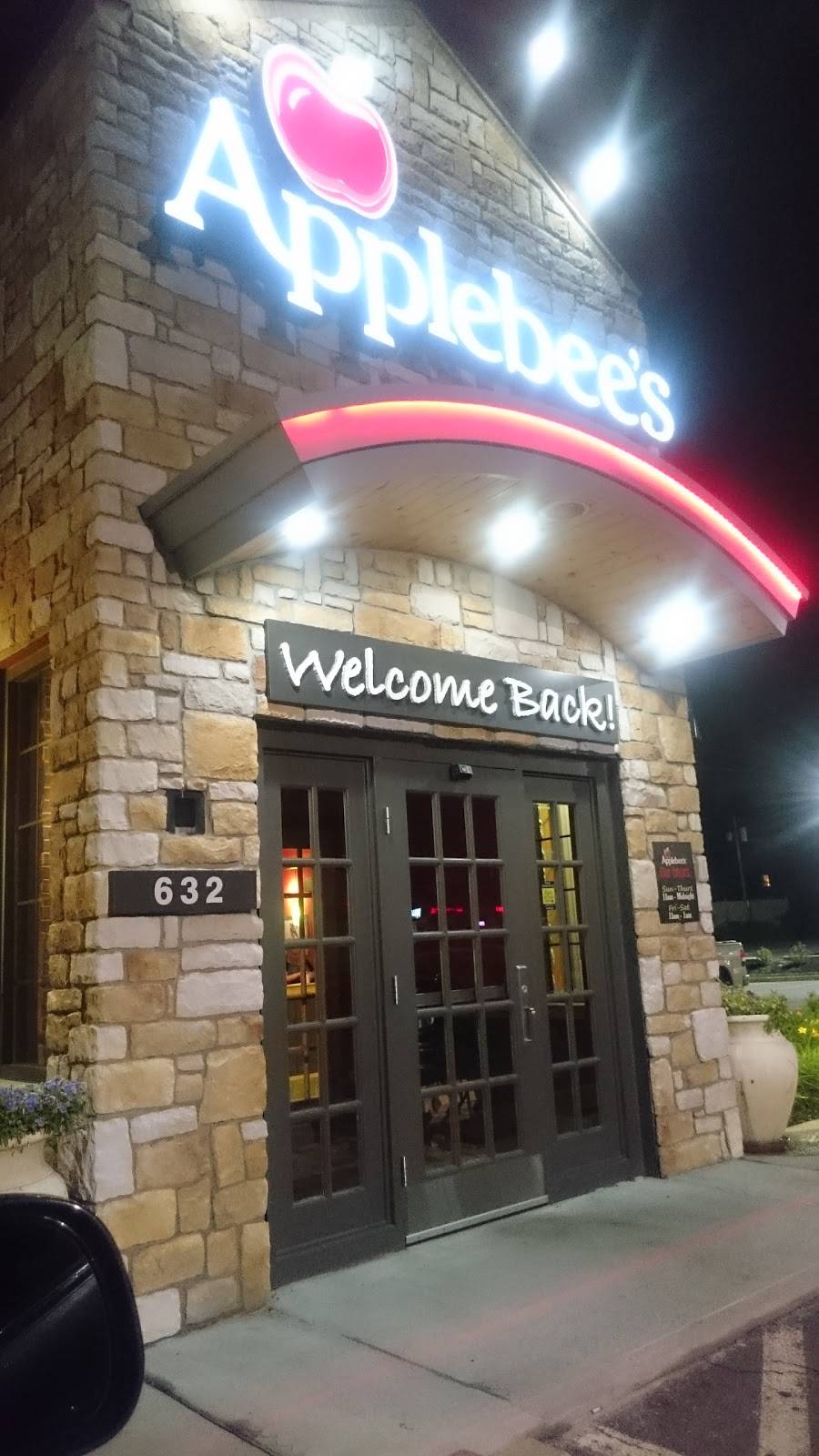 Applebees Grill + Bar | restaurant | 632 Park Ave, Worcester, MA 01603, USA | 5083633032 OR +1 508-363-3032