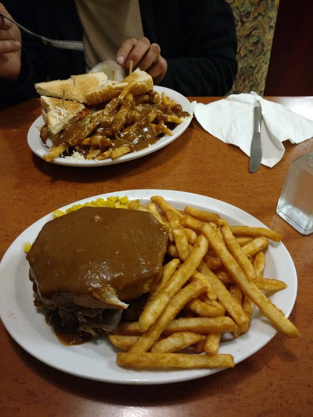 Centennial Restaurant | restaurant | 2536 Graham Street, Pakenham, ON K0A 2X0, Canada | 6136245413 OR +1 613-624-5413