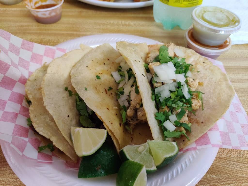 Mi Ranchito | restaurant | 1409 Pine Tree Rd, Longview, TX 75604, USA | 9035767618 OR +1 903-576-7618