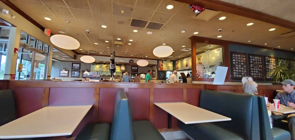 Kellys Roast Beef | restaurant | 35 Revere Beach Pkwy, Medford, MA 02155, USA | 7813934899 OR +1 781-393-4899