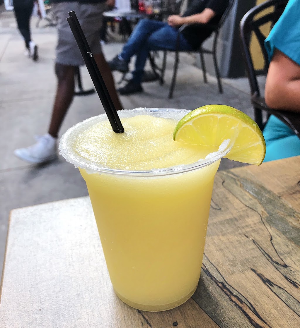 Top Tomato Bar & Pizza | restaurant | 1107 Walnut St, Philadelphia, PA 19107, USA | 2155928242 OR +1 215-592-8242