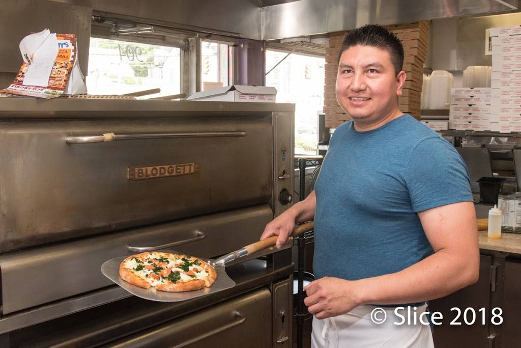 Munchys Pizza & Grill | restaurant | 1925, 904 Township Line Rd, Elkins Park, PA 19027, USA | 2157821777 OR +1 215-782-1777