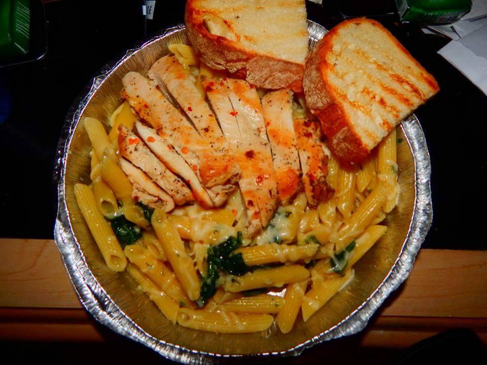 Crazy​ ​​Pour Sports Bar | restaurant | 105 North Ave, Villa Park, IL 60181, USA | 6307580099 OR +1 630-758-0099